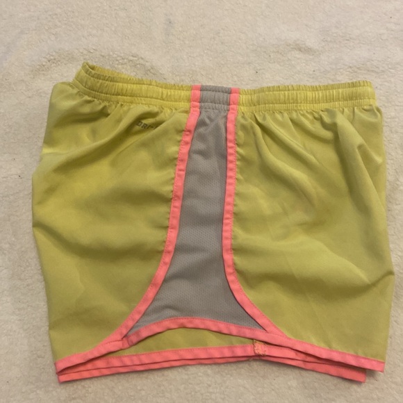 Nike Dri-Fit Juniors Size Large 2 Pair EUC - Picture 4 of 7